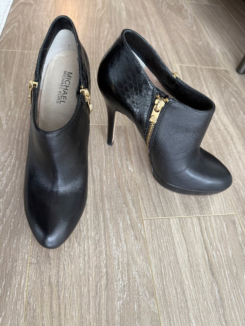 Michael Kors York Black High Heel Ankle Boots - Picture 2 of 11